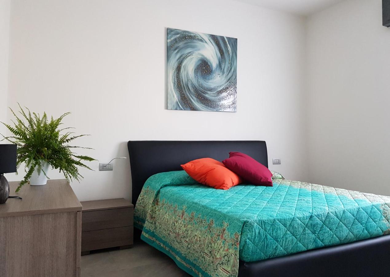 Yelay Apartments & Holiday Lago Di Garda Raffa エクステリア 写真